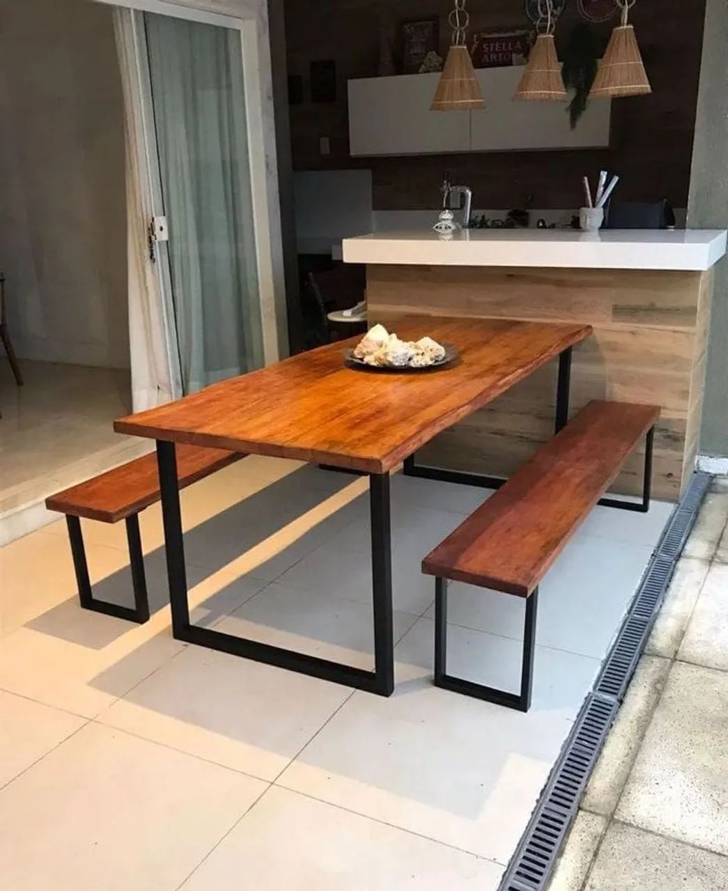 Mesa de jantar rústica com bancos65581378800259120