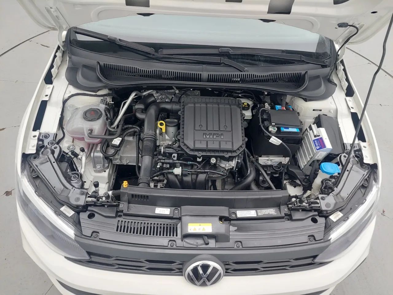 Volkswagen Polo Track 1.0 Flex 12V 5p, foto 10 de 18