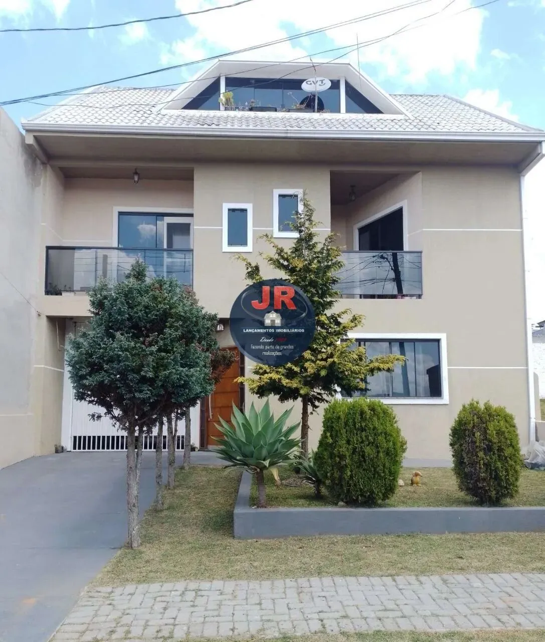 Sobrado triplex 2 quartos à venda no Bairro Umbará.