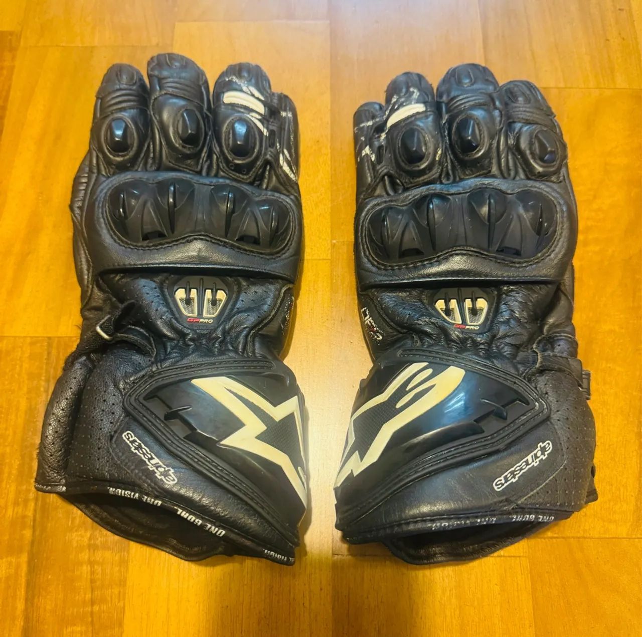 Luvas + capacete + macacão+ bota+protetor coluna  - Foto 4