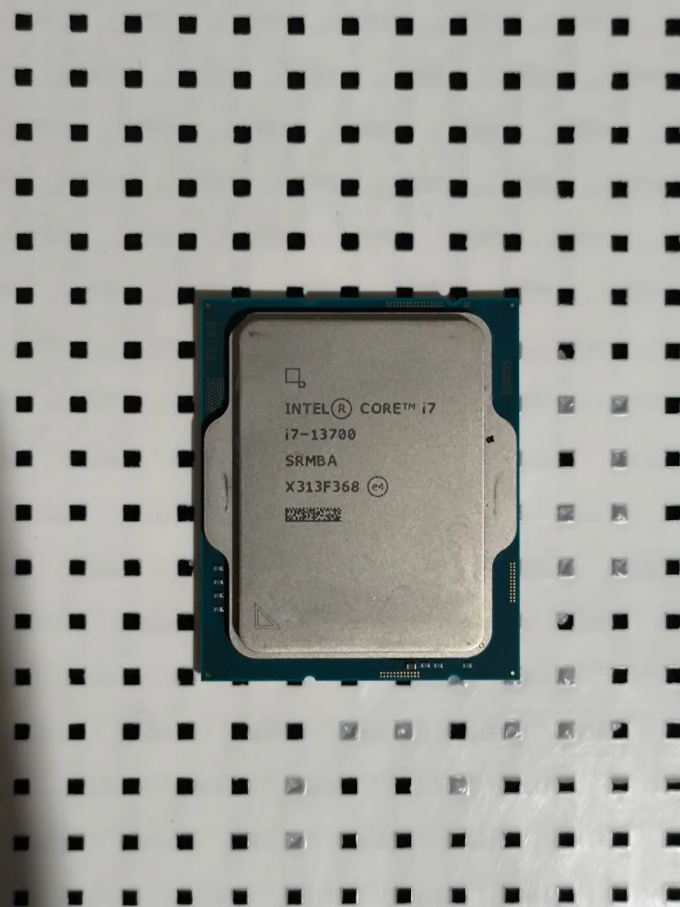 2 Processadores Intel Core i7-13700 13th