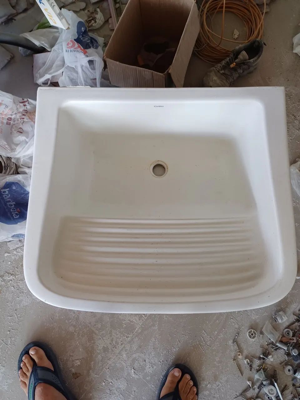 Tanque de lavar roupa de cerâmica