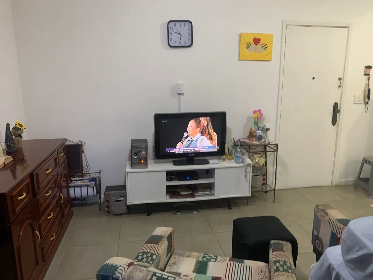 Alugo Sala Living, prédio de frente para praia.  - Foto 2