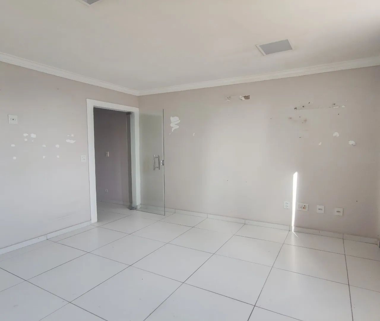 Conjunto de 06 salas no 2º andar em predio de bom padrão - Foto 4