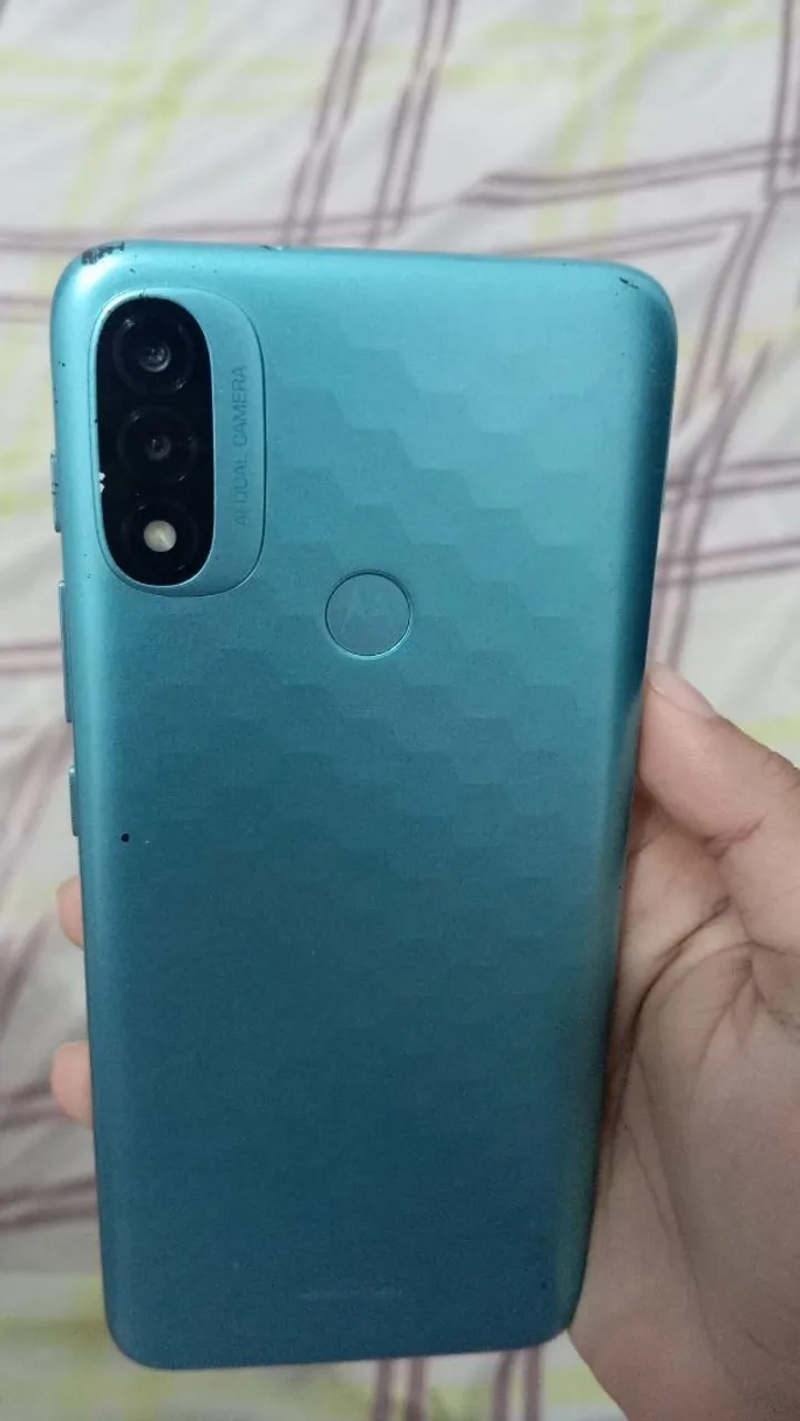 Motorola E20 em perfeito estado, tem conversa no valor
