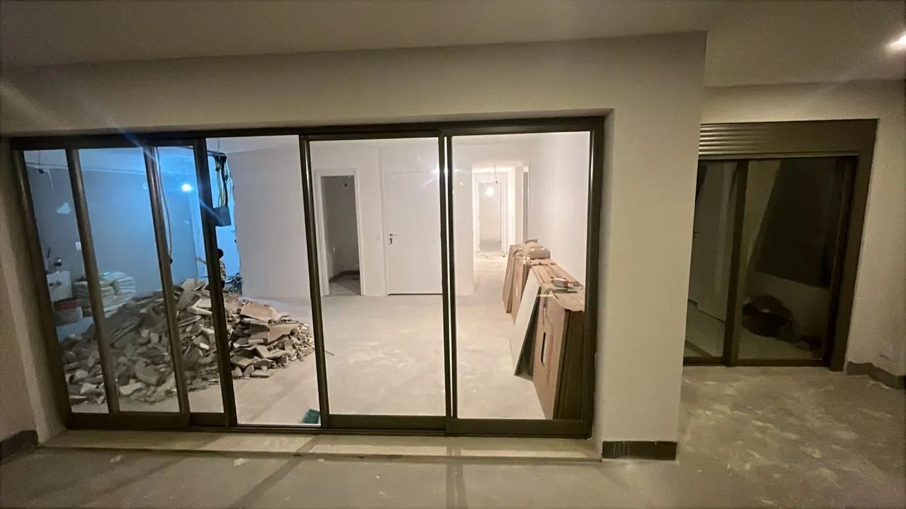 Porta balcão / varanda, cor bronze - 3.90 x 2.10 e 4 folhas de correr - Foto 2