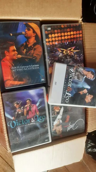 ALO COLECIONADOR  LOTE DE CDs É DVDS  de Música Sertaneja - E UM  APARELHO DE DVD   - Foto 3