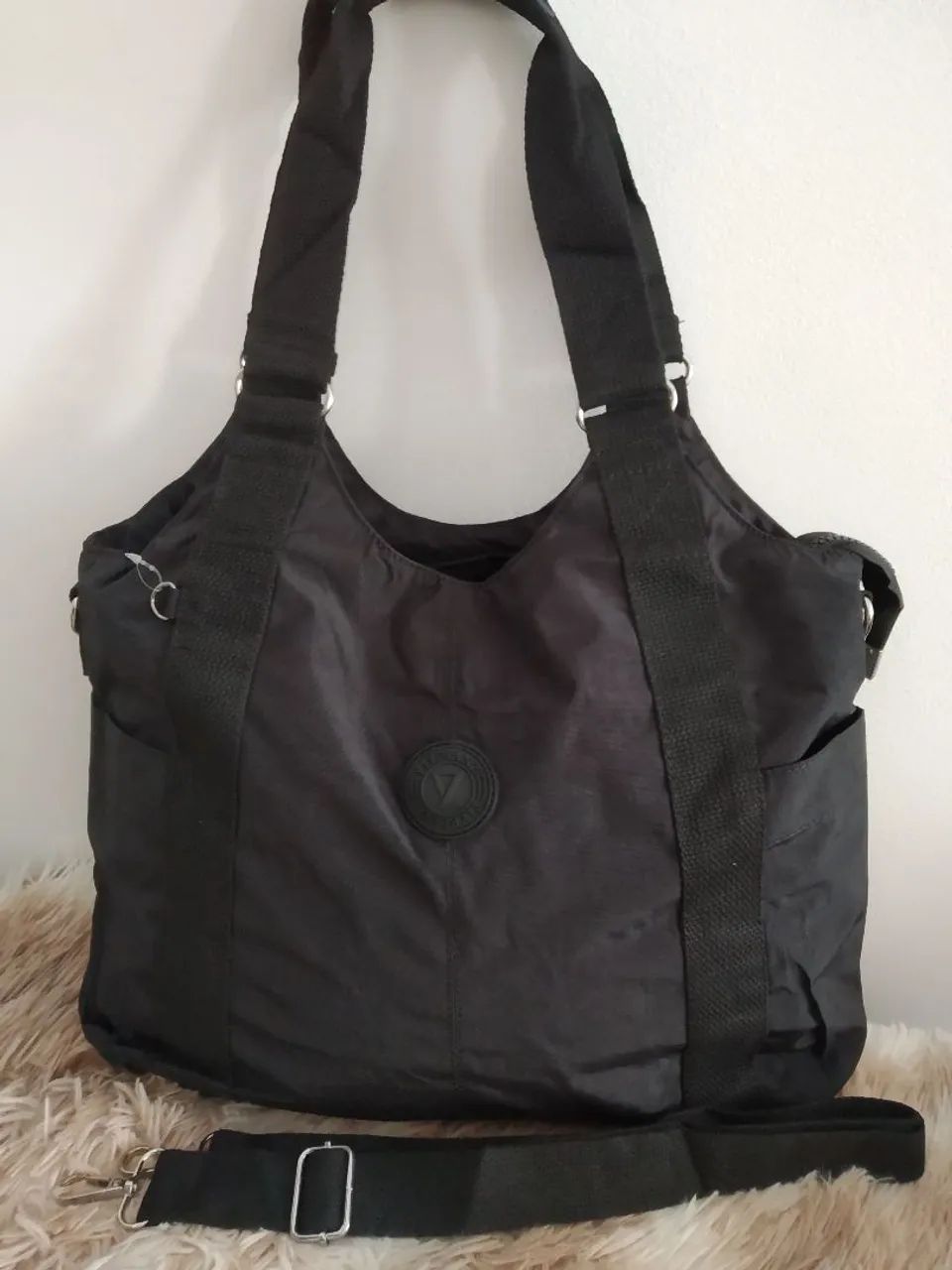 Bolsa esportiva preta importada e impermeável grande