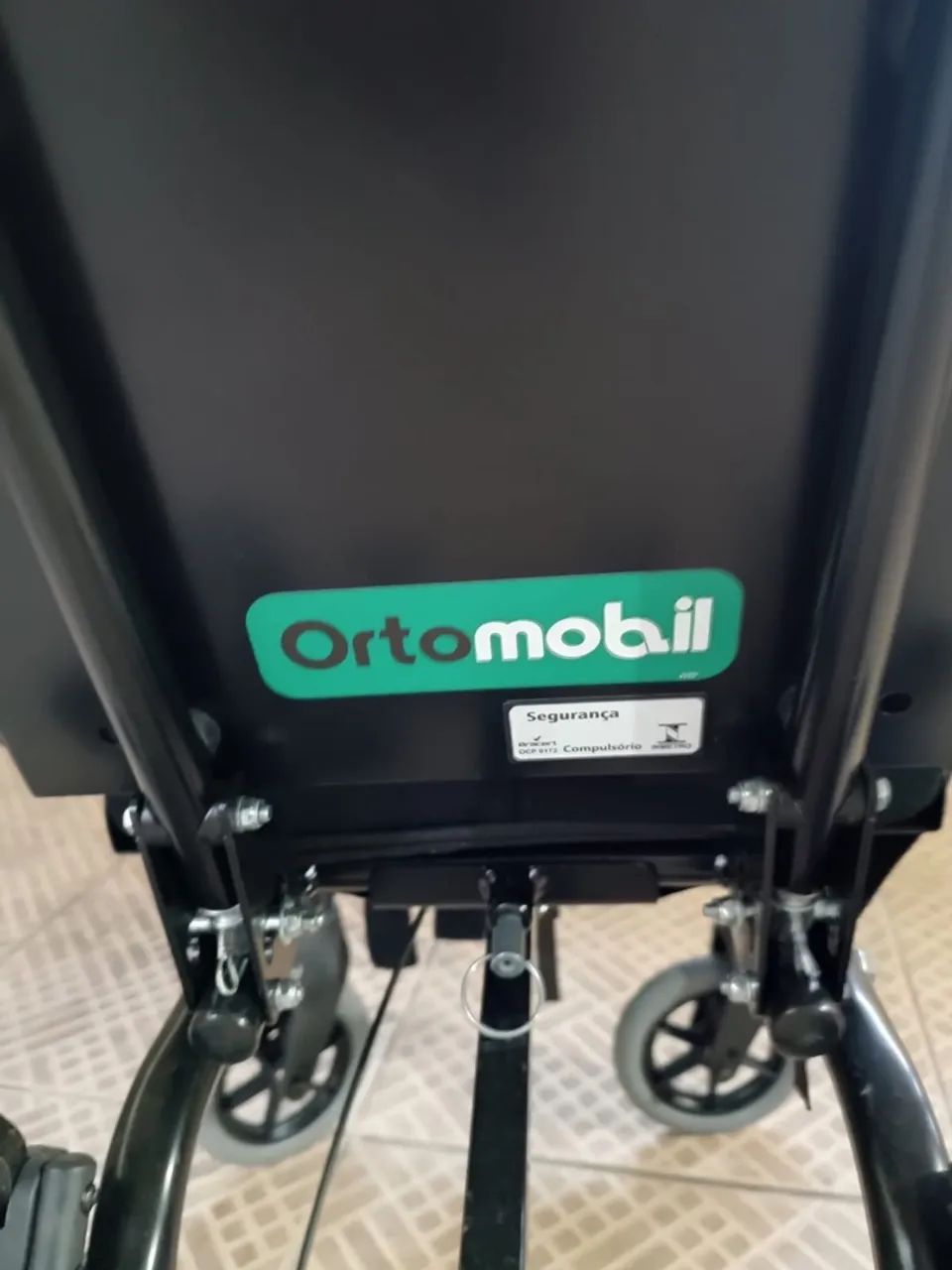 Cadeira de rodas especial ortomobill novinha - Foto 4