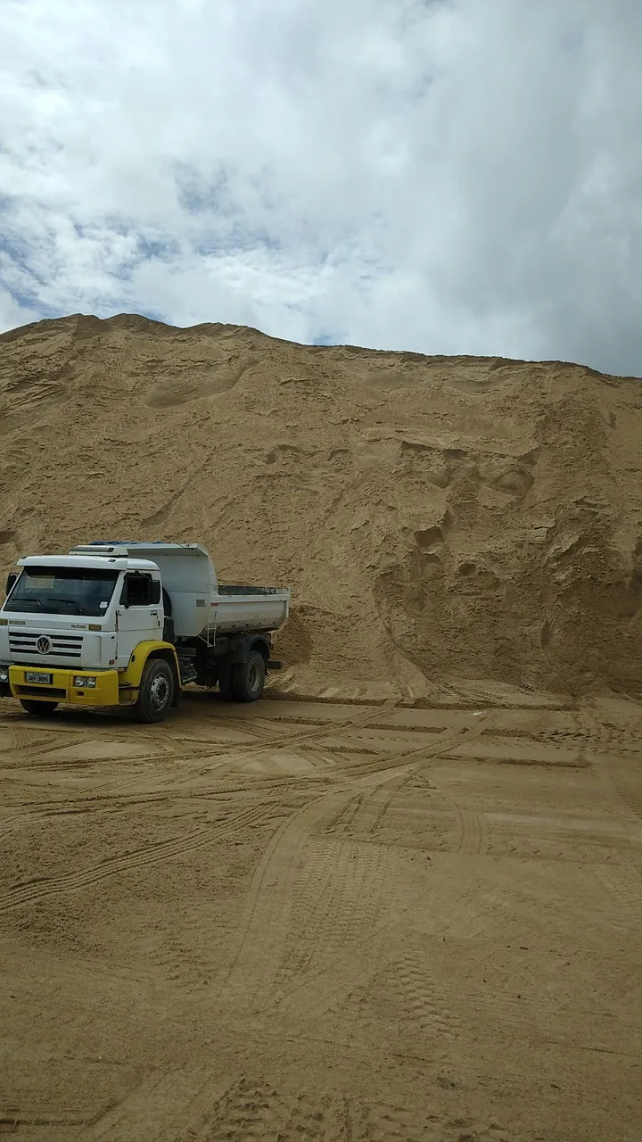 AREIA, BARRO, BRITA E SEIXO