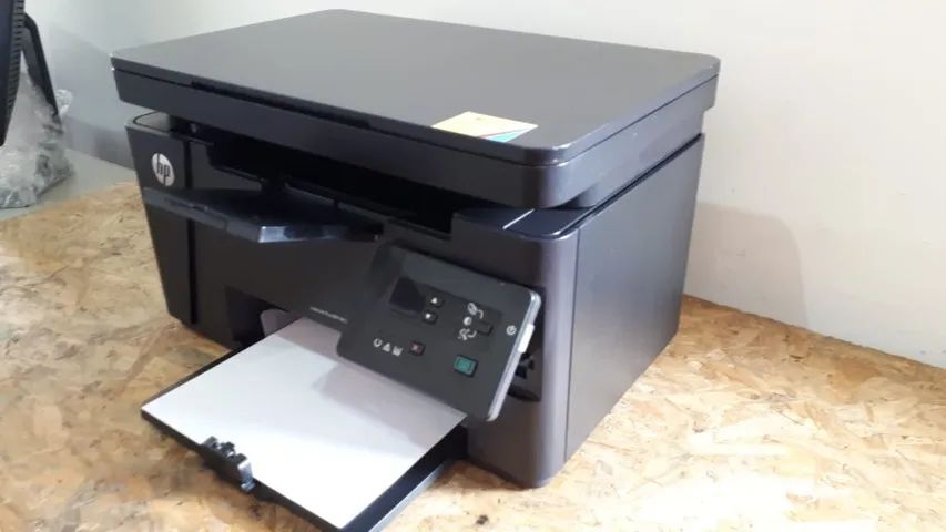Impressora multifuncional laser HP M125a pouco usada c/um toner novo e garantia  - Foto 2