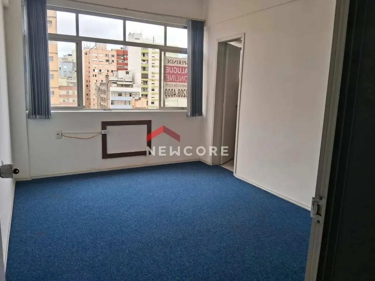 Sala comercial em Rua General Andrade Neves - Centro Histórico - Porto Alegre/RS