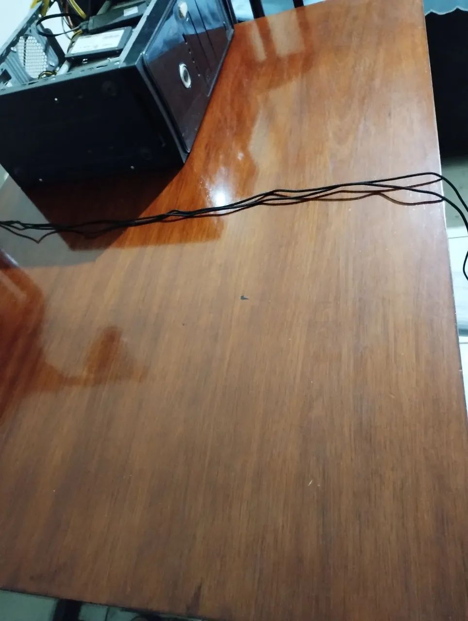 Vende-se Mesa e cadeiras de Madeira maciça de Sala de jantar - Foto 3