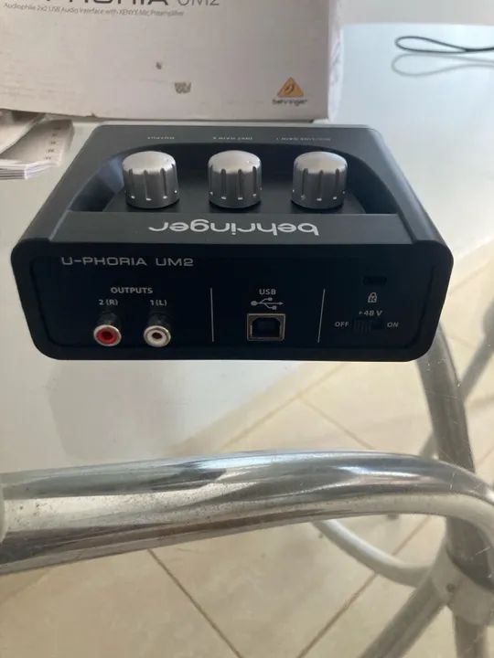 Interface de áudio Behringer U-phoria UM2 - Foto 5