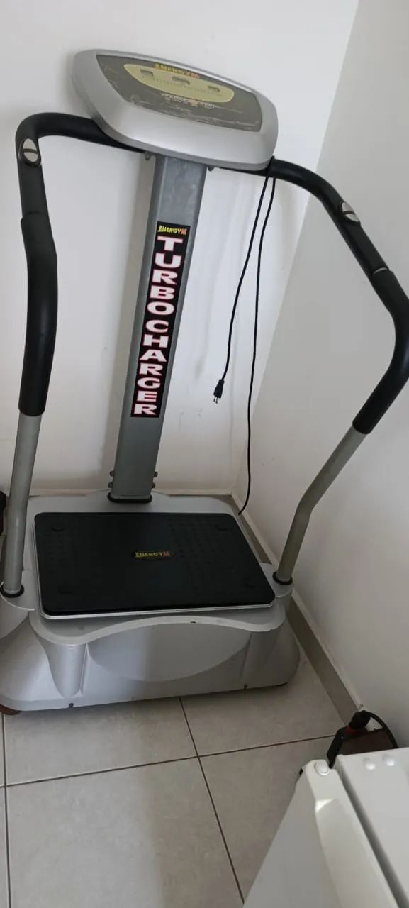 Plataforma vibratório Energym - Polishop - Foto 2