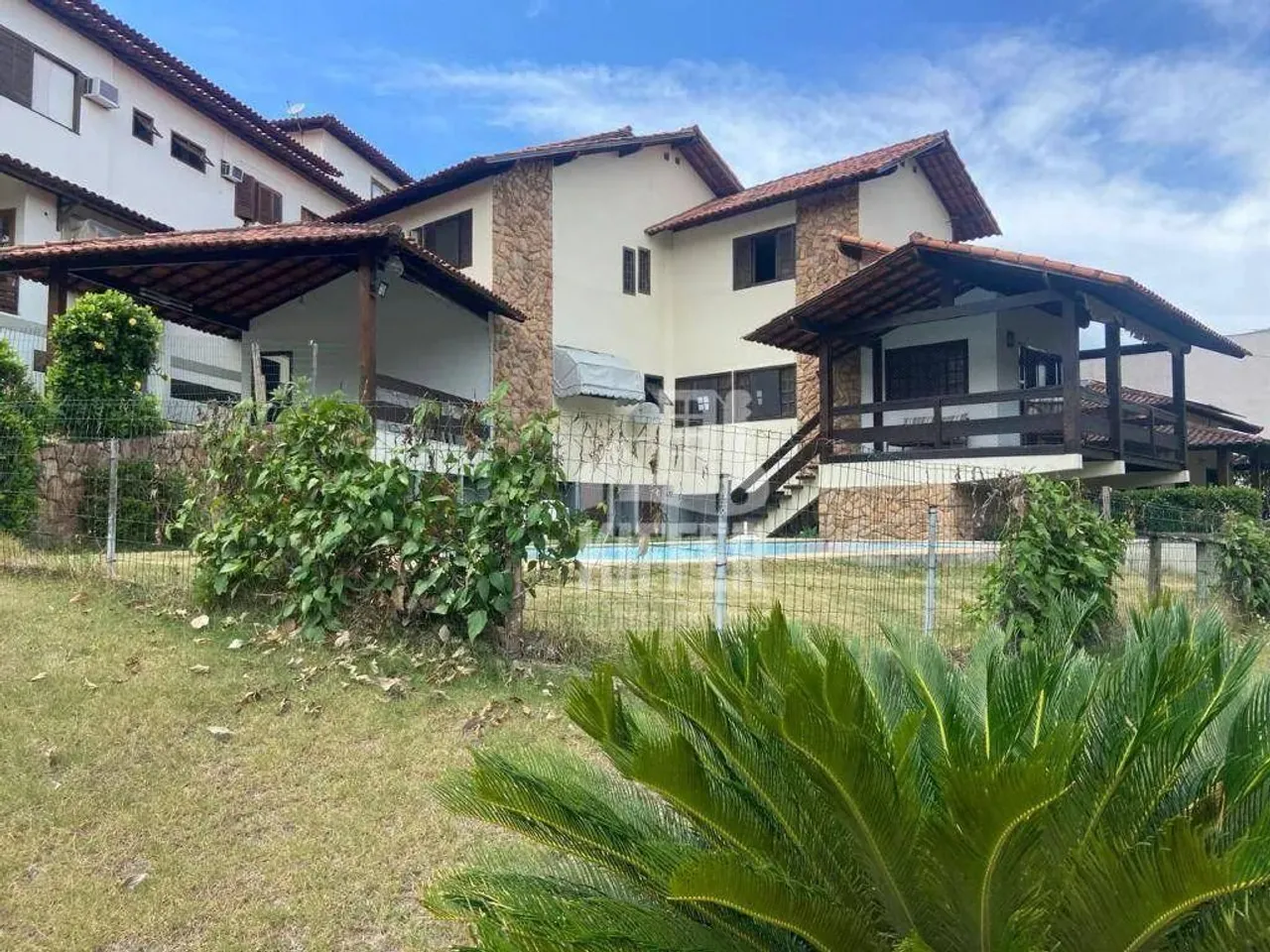 Casa com 5 Quartos para alugar, 350 m² por R$ 9.550/mês - Itaipu - Niterói/RJ