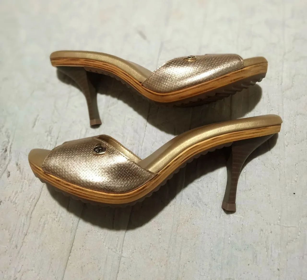 Salto alto  Dourado CS Club Conforto - Foto 3