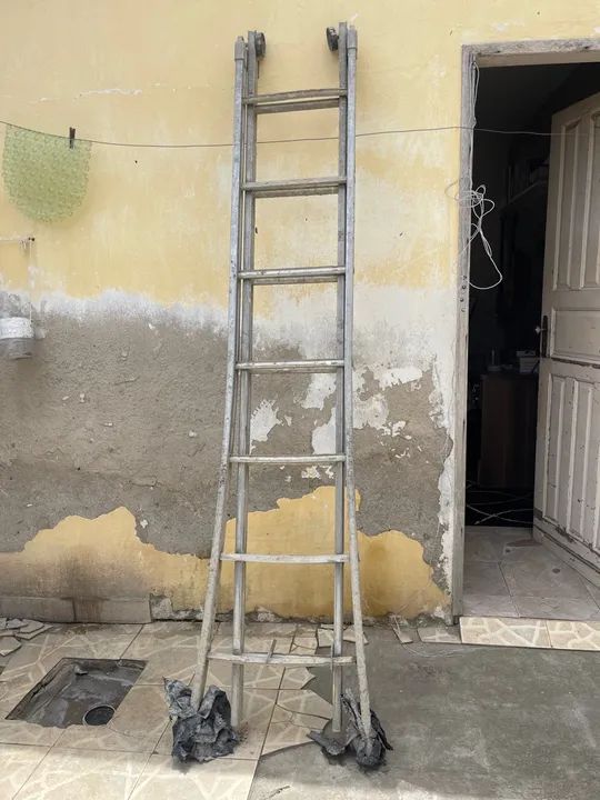 Escada de Alumínio - 6 Degraus