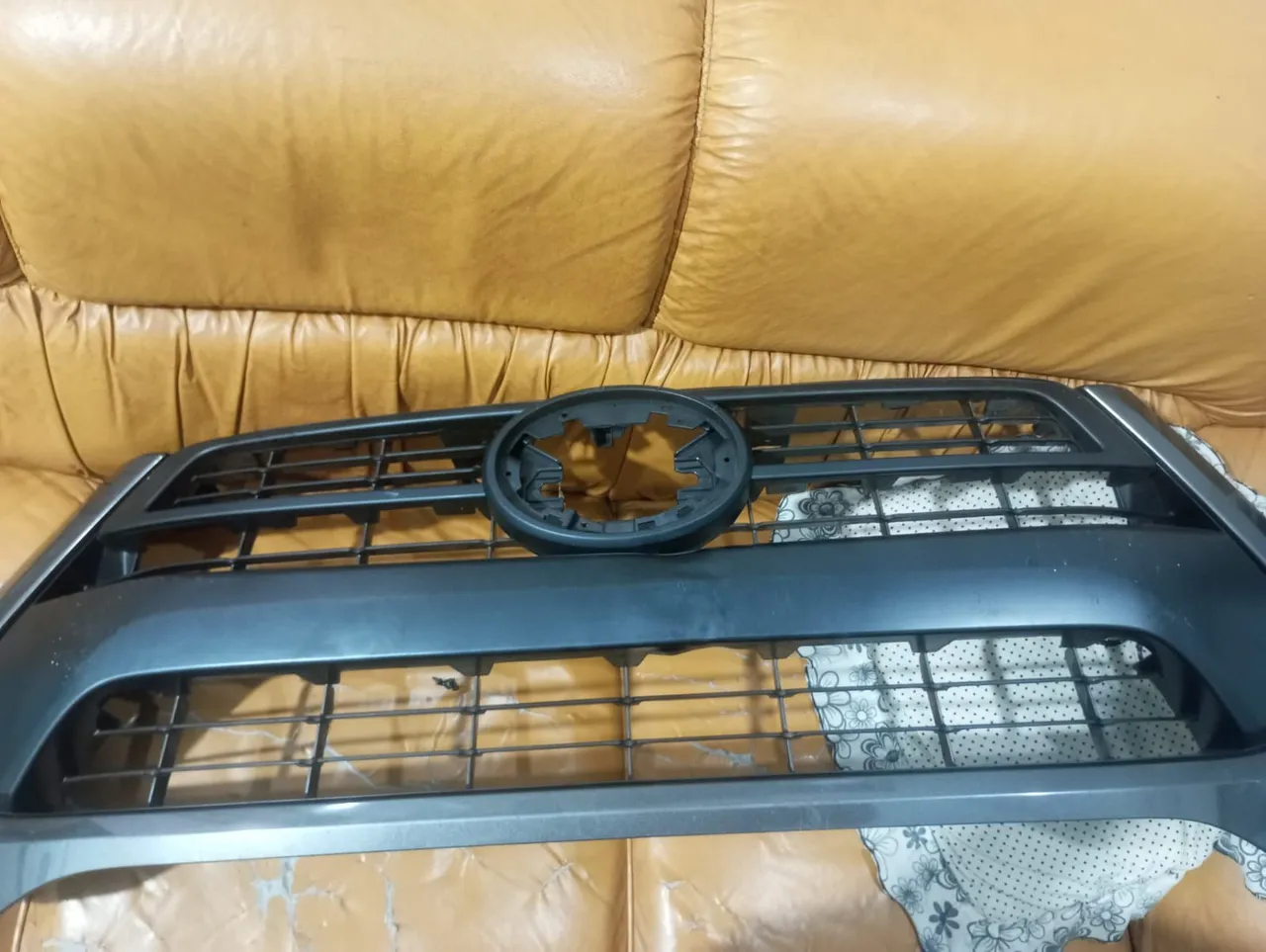 Grade frontal Toyota Hilux