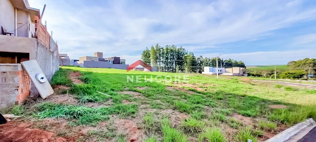 Lote em condomínio em Avenida de León - Residencial Villa de León - Piratininga/SP