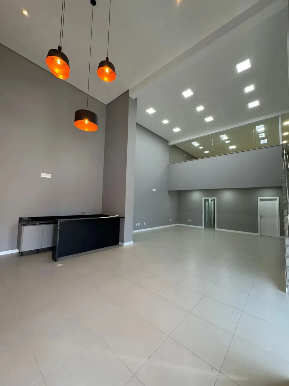 LOCAÇÃO ANUAL - SALA COMERCIAL PRAIA BRAVA