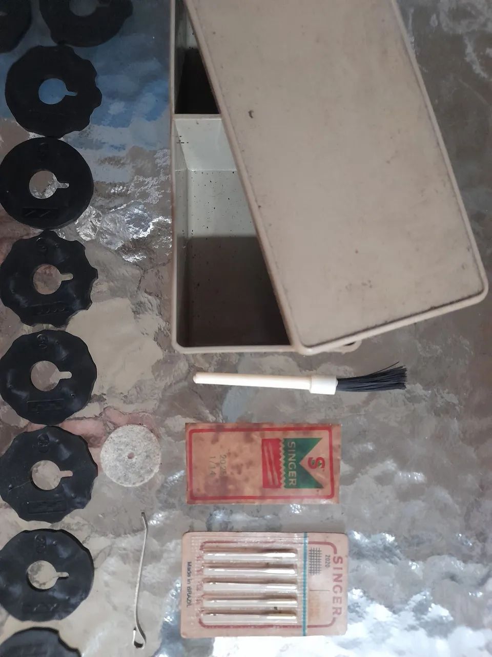 Vendo peças e discos maquina Singer  - Foto 3
