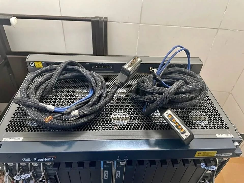 OLT FIBERHOME AN5116-06B - Foto 3