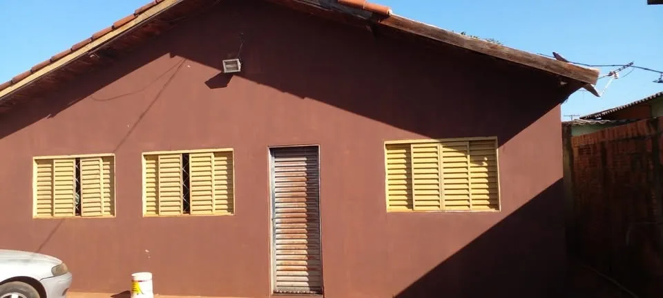 VENDO CASA 3 QUARTOS TERRENO 15 X 45
