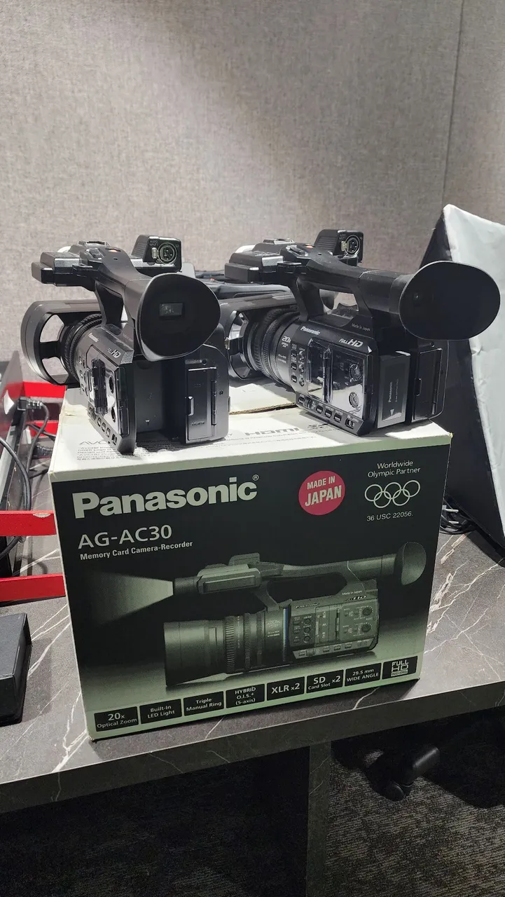 Câmera de Vídeo Profissional Panasonic AG-AC30