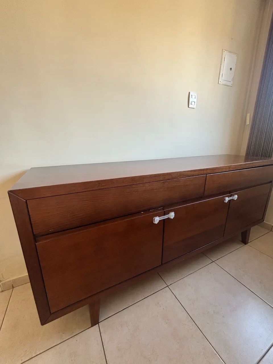 Vendo Buffet de madeira 64317063392131122