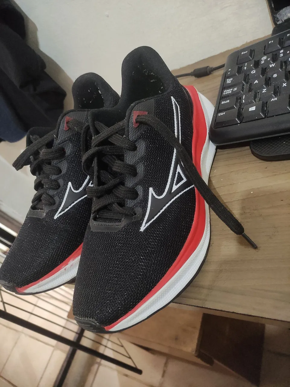 Mizuno wave inspire 18 PRETO/VERMELHO