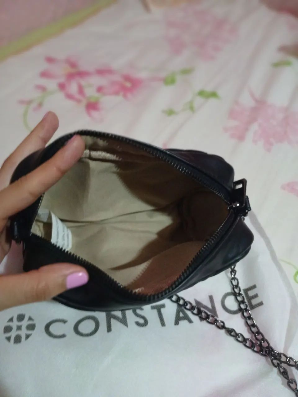 Bolsa Transversal Preta Constance  - Foto 3