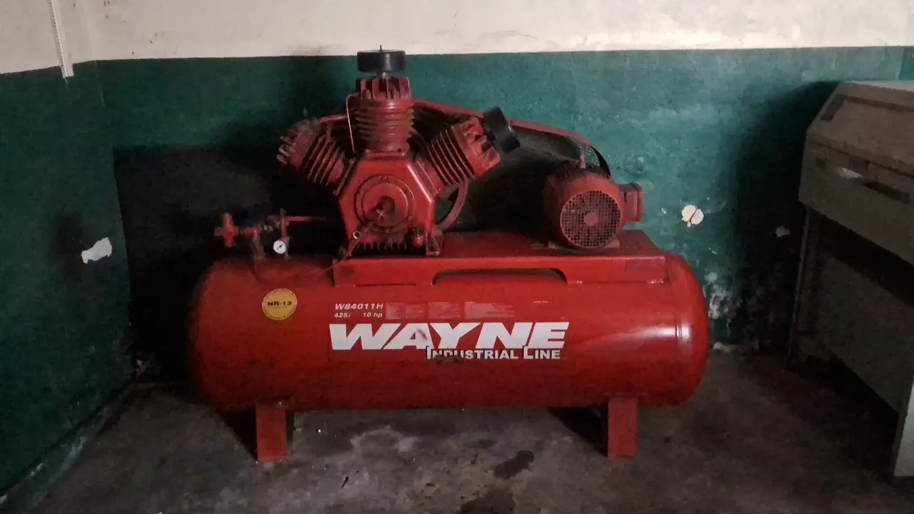 Compressor de Ar Wayne W84011H 425l 10hp Industrial
