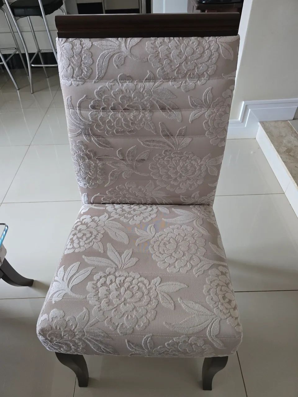 Mesa de Jantar Quadrada com Tampo de Vidro  - Foto 4