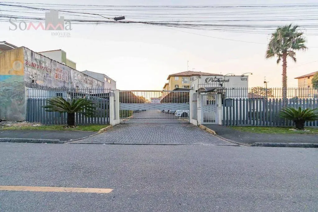 Apartamento com 2 dormitórios à venda, 50 m² por R$ 235.000,00 - Sítio Cercado - Curitiba/