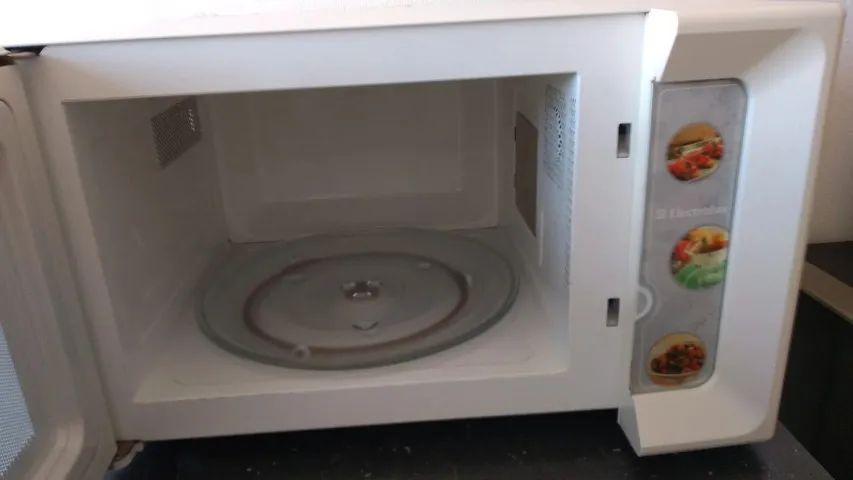 Microondas Electrolux 31 litros - Foto 2