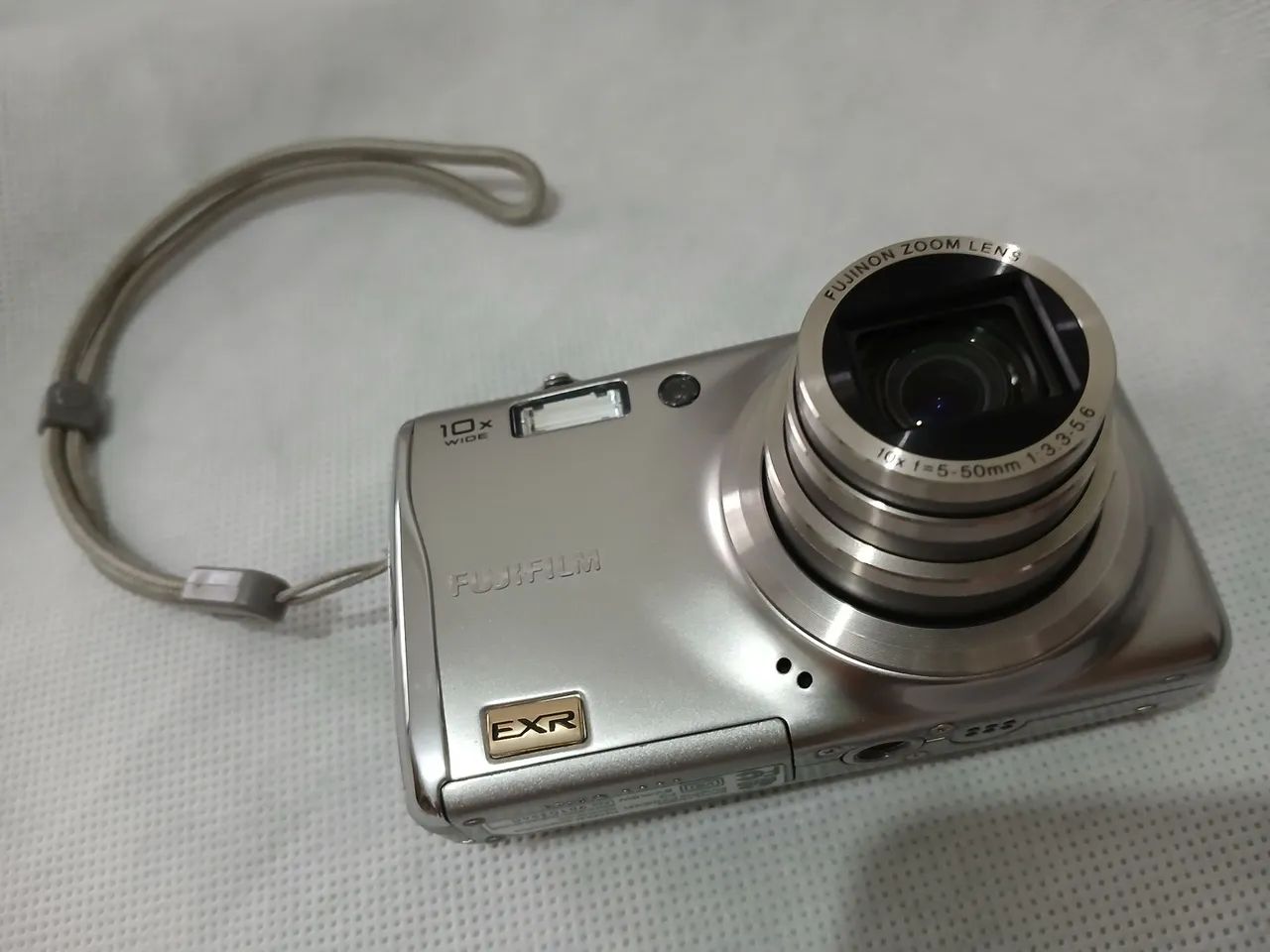 FUJIFILM FinePix F770EXR　シルバー フジフイルム FinePix F770EXR ホワイト | コンパクトデジタルカメラ