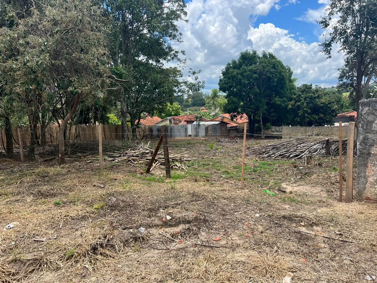 Aceitamos permuta - Terreno em Sarapui - SP