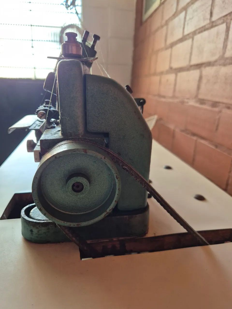 Máquina de costura overlock industrial - Foto 4