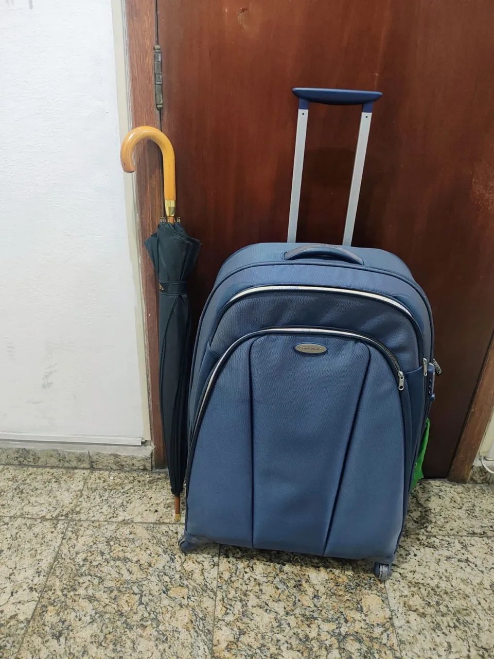 Mala samsonite grande precisar trocar as rodinhas  - Foto 3