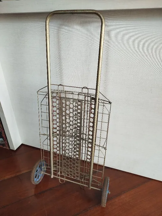 Carrinho de mão dobrável de metal