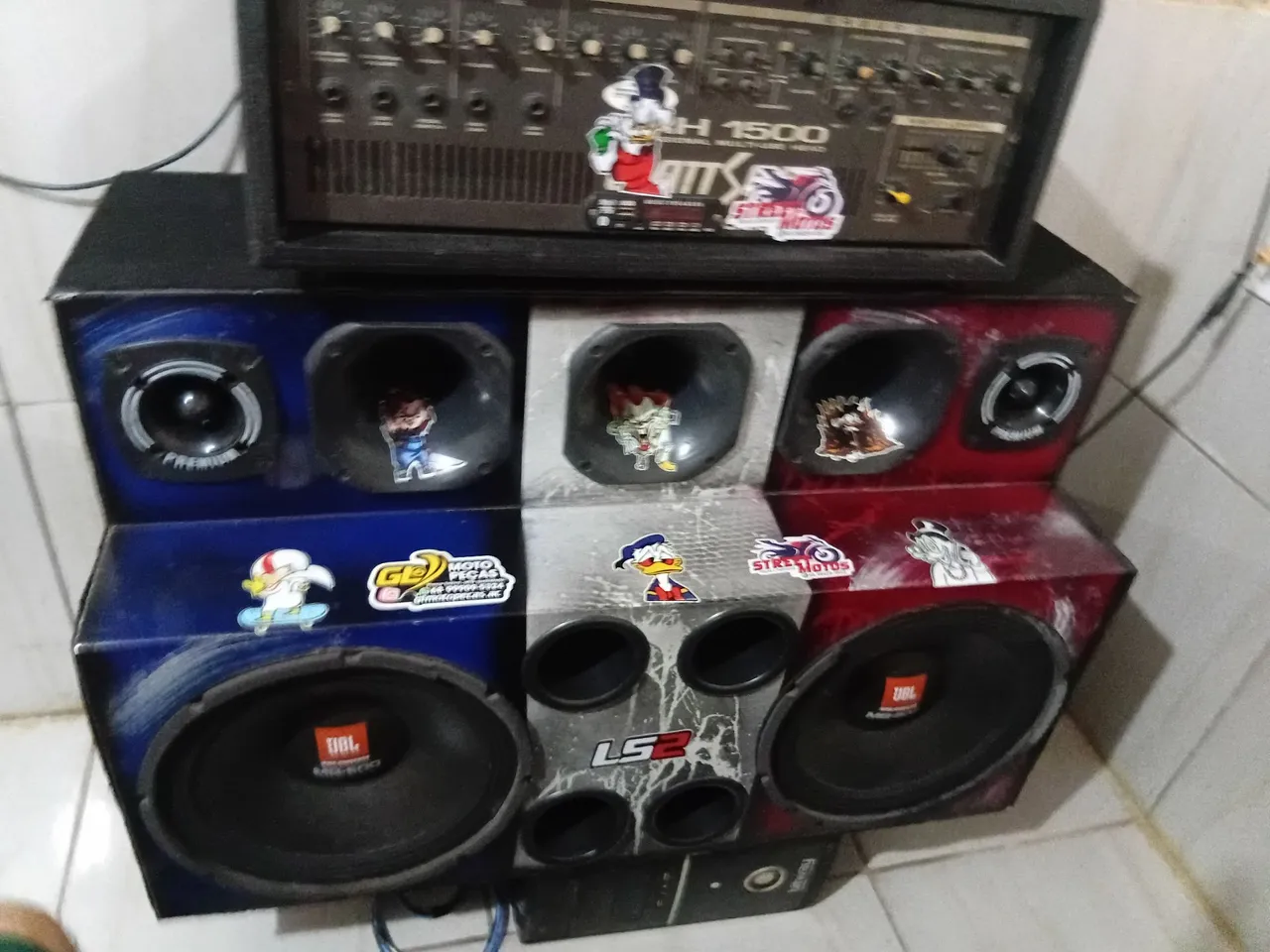 Vendo ou troco som alto motivo