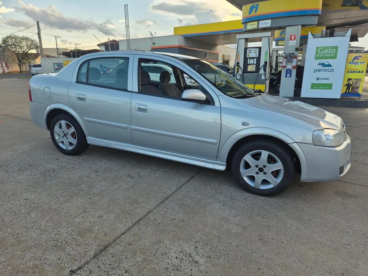 Chevrolet Astra Sedan 2.0/ CD 2.0 MPFI 8V 4P Aut. 2003