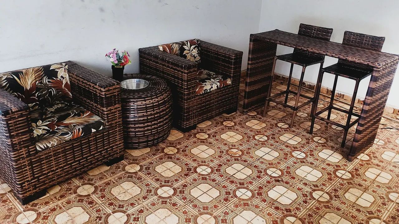 Jogo de poltronas e balcão bistrô 