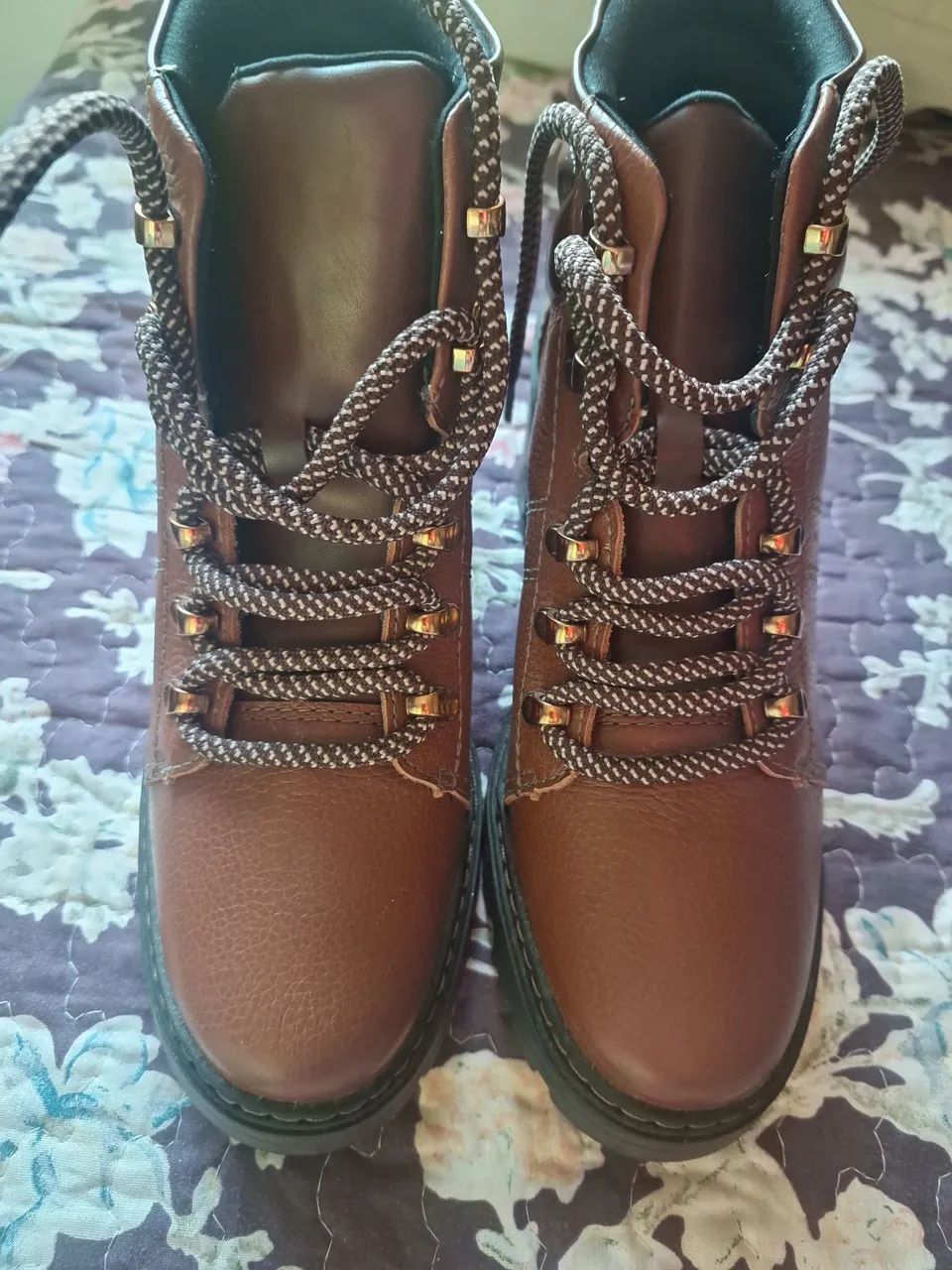 Bota Couro Tanara
