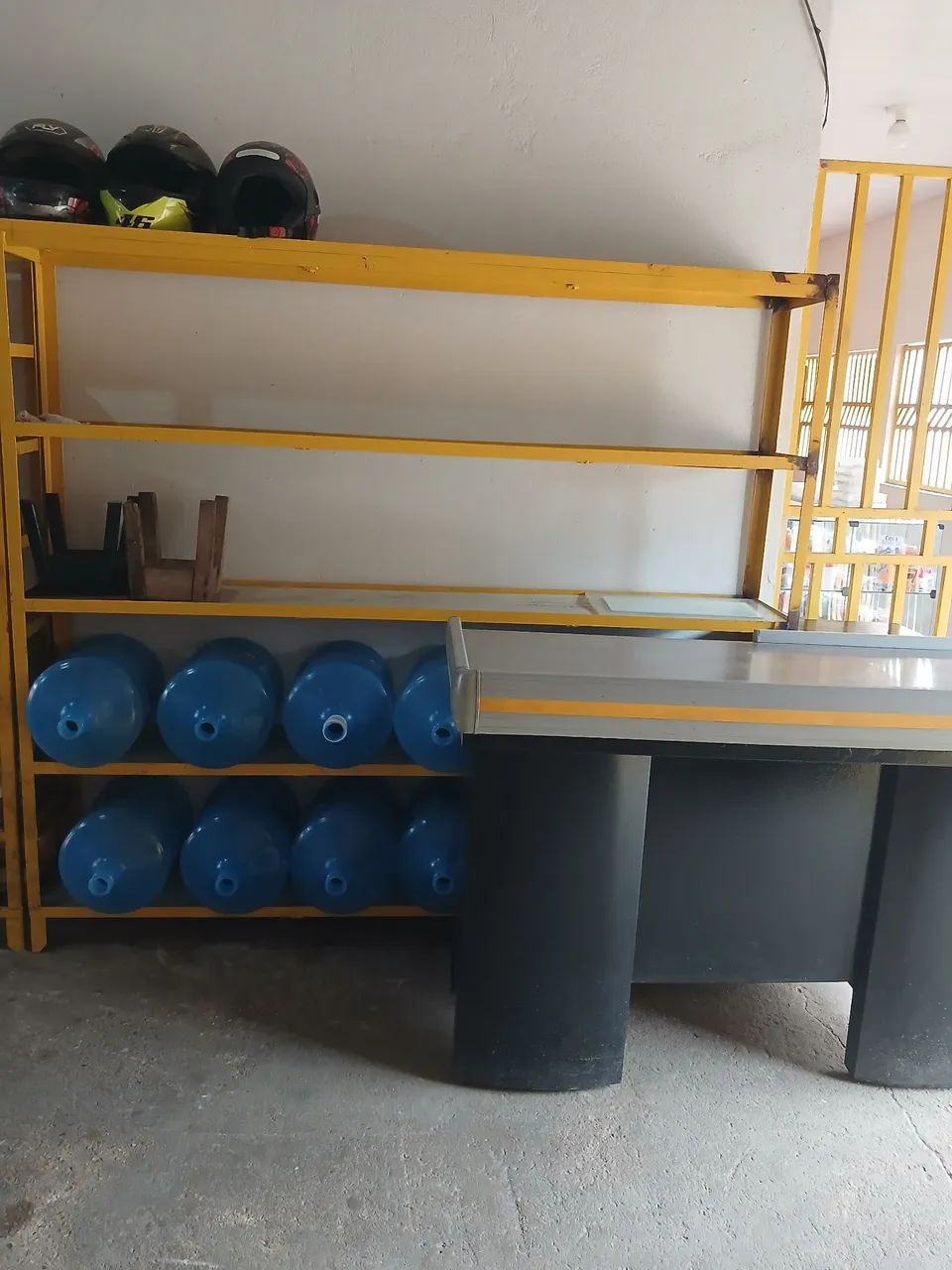 Vendo essas prateleira e o balcão por 1500$ - Foto 2