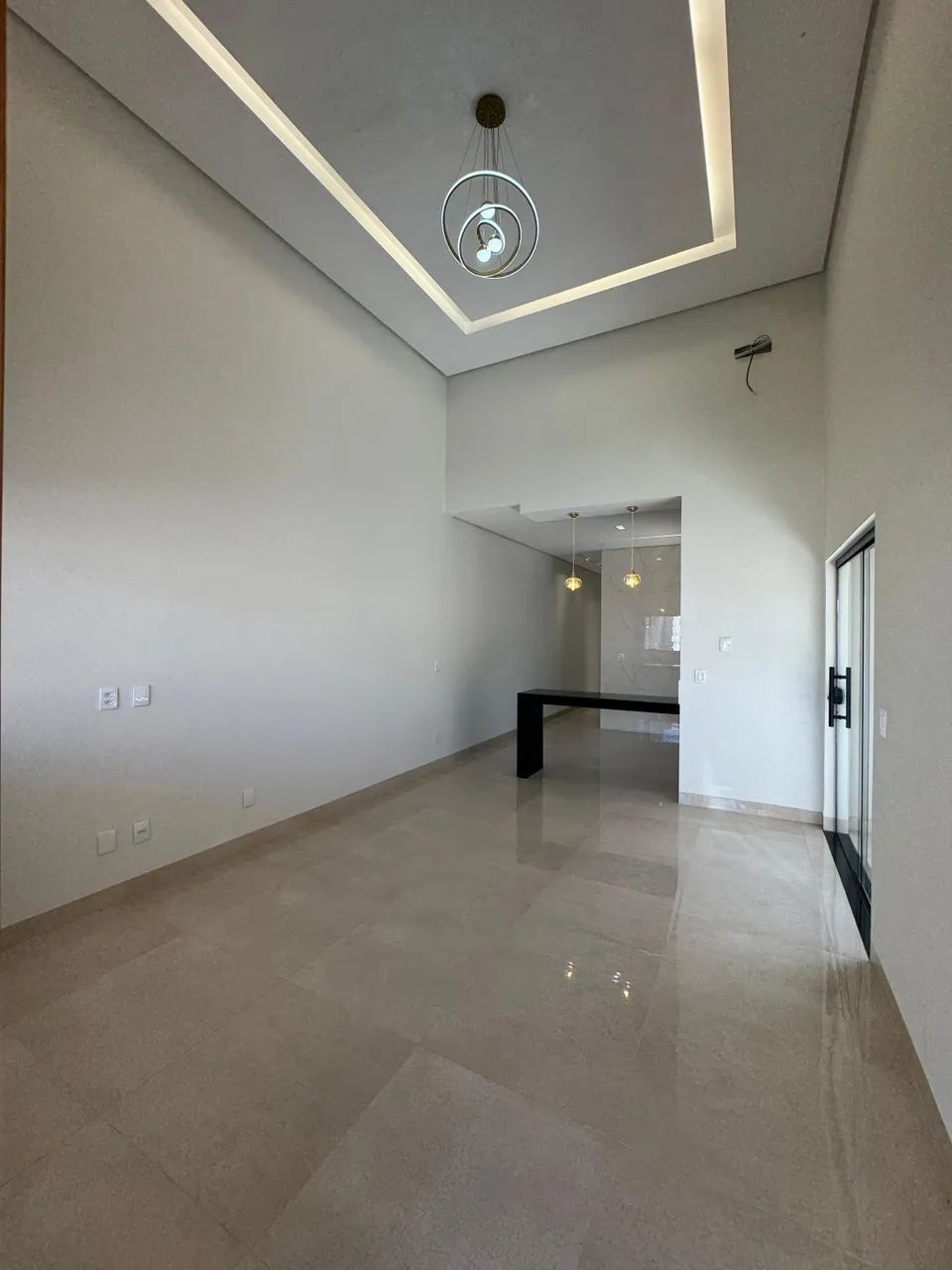 Casa com 3 suítes, sendo 1 suíte plena e 2 suítes americanas, localizada no Plano Diretor  - Foto 4