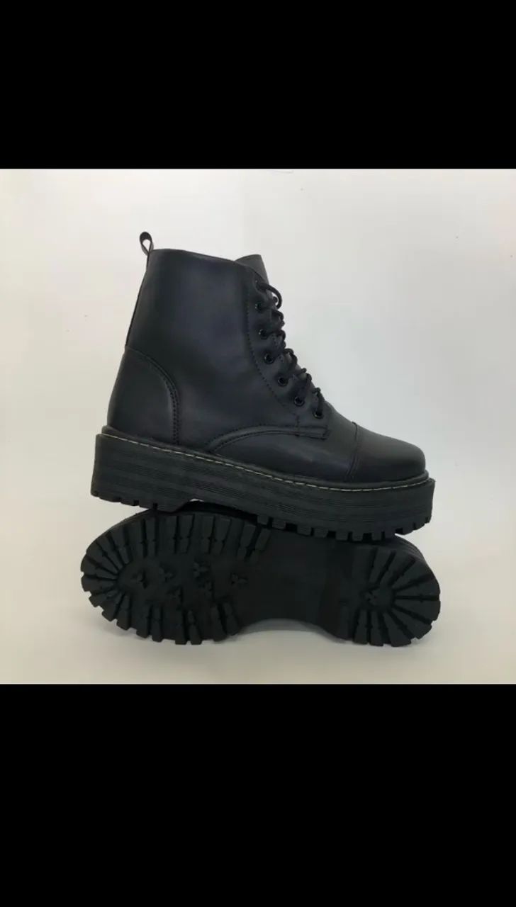 VENDO BOTA NOVA TRATORADA