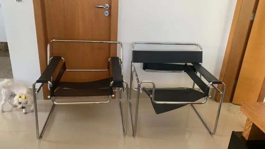 Conjunto de Poltrona Kandisky - Couro Preto - BH469160609910640641