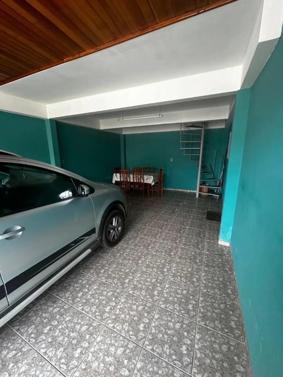 Linda Casa em Penha 2 Pisos e 5 Quartos - Foto 5